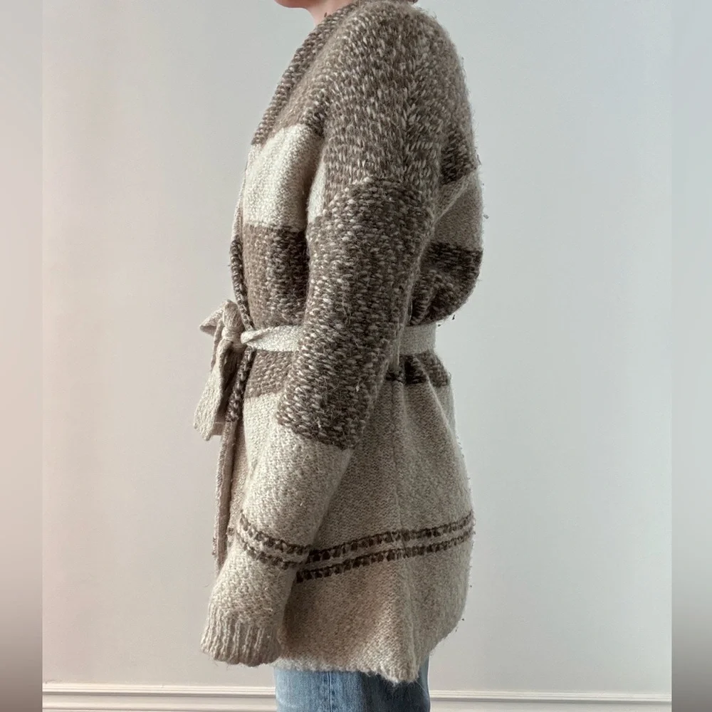 Wilfred Free by Aritzia Knit Cardigan Sweater - Picture 2 of 3
